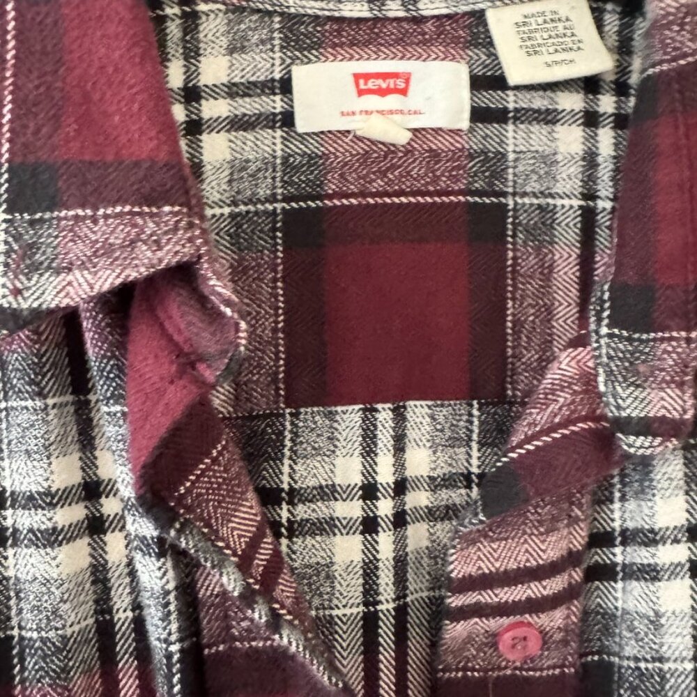 Levi's Flannel - Picture 3 of 7